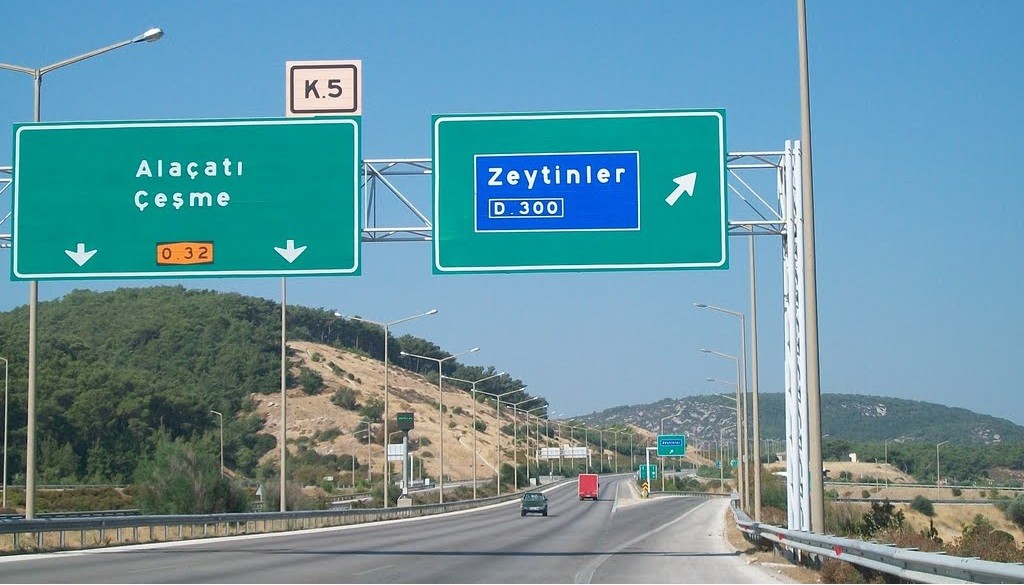 İzmir Çeşme Otobanı - Zeytinler Çıkışı